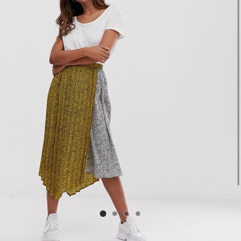 Liquorish midi skirt in animal print mix